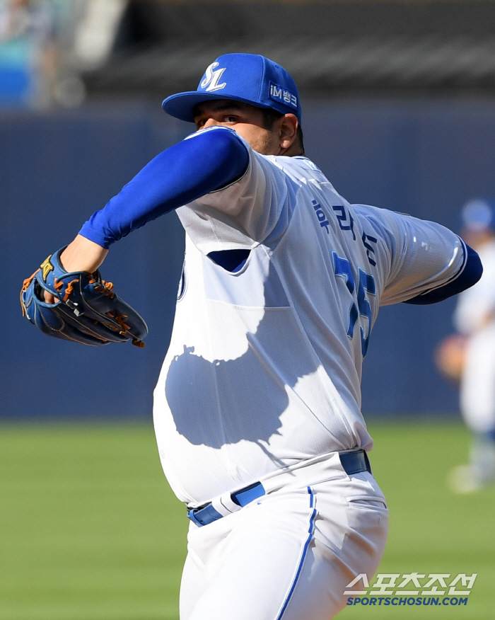  Samsung is finalizing an agreement with the 156km light speed ball right-hander Kherson Garabito, a substitute for Reyes