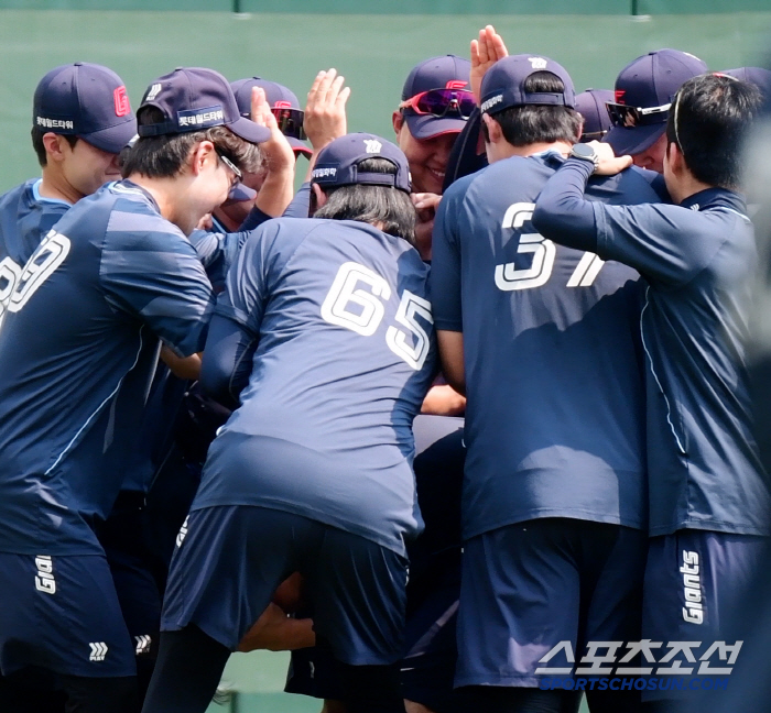 First-team call-up Yoon Sung-bin's 159km back smashing, poor Kim Won-joong, how sick was he?