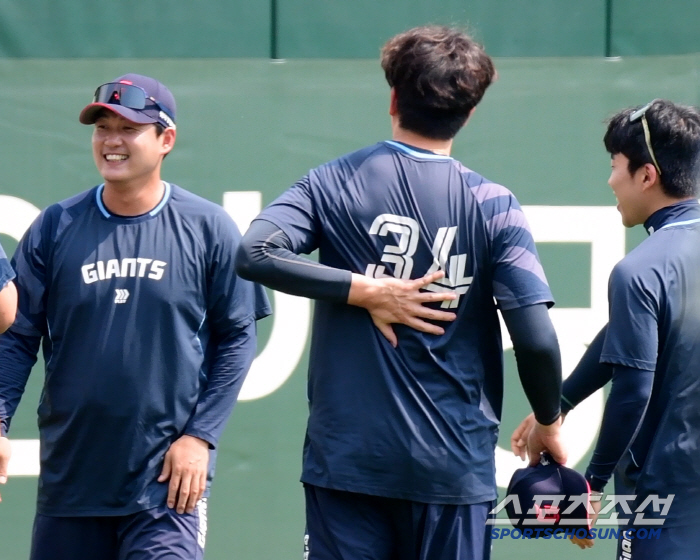 First-team call-up Yoon Sung-bin's 159km back smashing, poor Kim Won-joong, how sick was he?