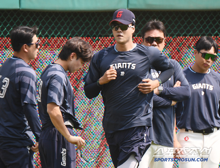 First-team call-up Yoon Sung-bin's 159km back smashing, poor Kim Won-joong, how sick was he?
