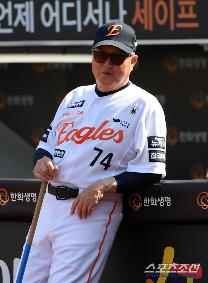 He looks like a Latin American foreign hitter  The Korean version of Stanton, Hanwha, which even the veteran head coach admired, will also have a second-tier home run king