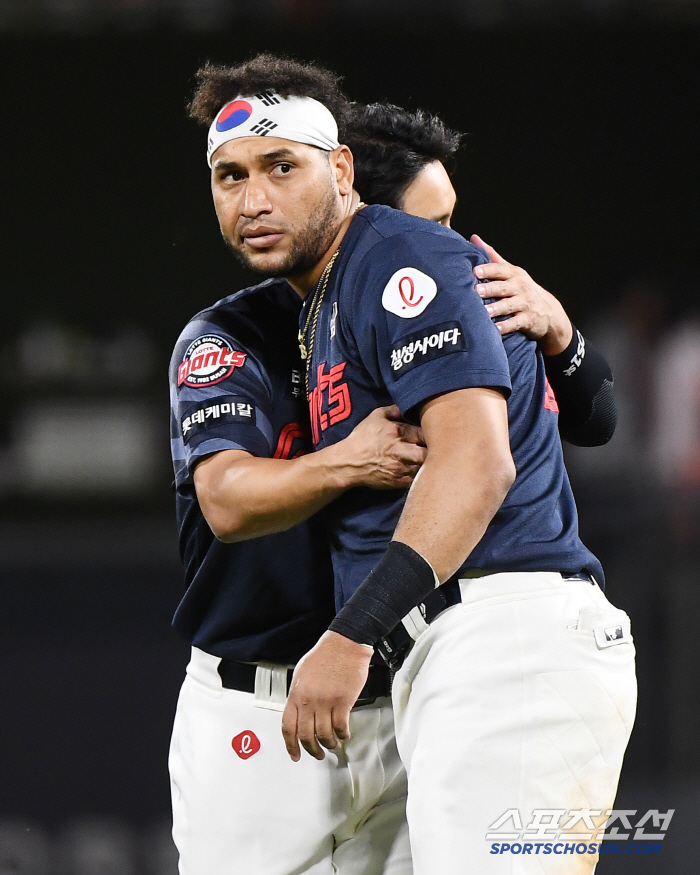 Is it true that the batting average of 0.538 in June is for real? The KBO record holder has 205 hits this year