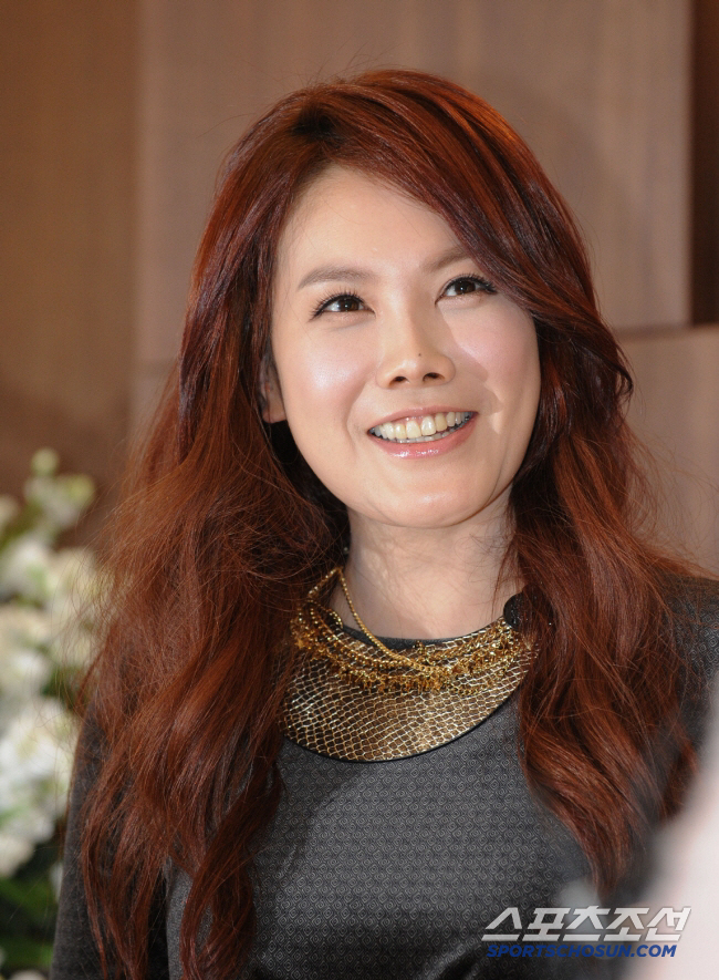 Long-legged Kim Hyun-jung There are quite a few celebrities who have given me a dash...There's also a comedian (Cultwo Show)