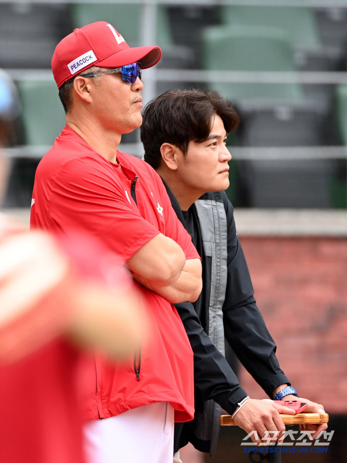 Throw it with pressure! Lee Sung-yong's special name, Kim Kwang-hyun's shoulders are heavy → SSG, Choo Shin-soo's retirement ceremony is the origin of the festival