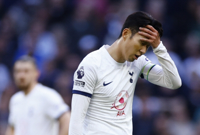  Tottenham, did you lose your temper. You're recruiting a three-goal loan striker for 55.3 billion won in 20 games? with that money