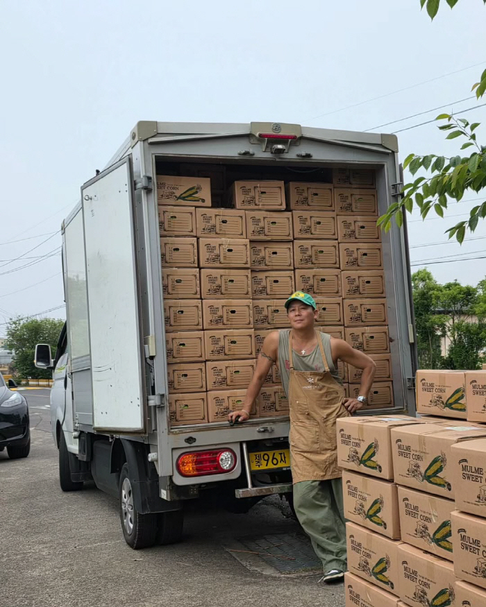 Cool Lee Jae-hoon, What's Up With KRW 12,000 An Hourly…51-year-old turned sexy farmer 