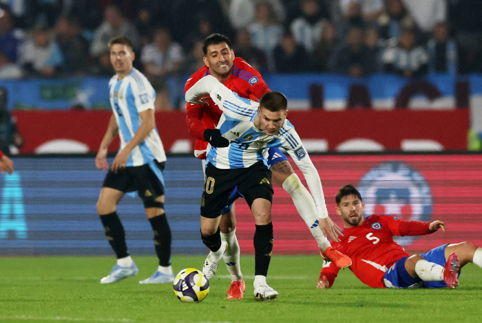Did Real Madrid recruit a racist? Messi's junior, who is worth 100 billion won, is full of suspicions about disparaging black people