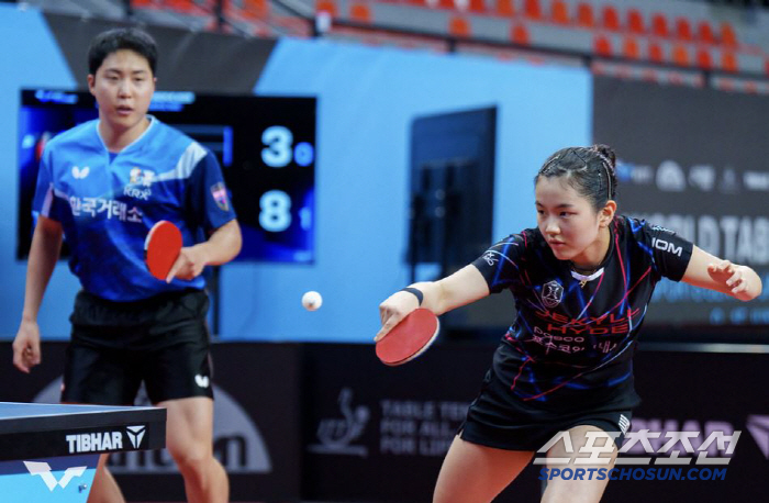 Doubles Korea! Lim Jong-hoon X Oh Jun-sung, Kim Na-young X Yoo Han-najo, and Jong-hoon X Kim Na-young, who are both in the men's and women's doubles finals. 