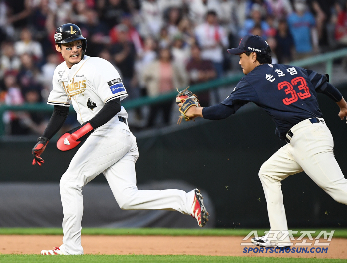 The head coach who threw a shot at the coach's lack of communication...The pinch-hitter Han Yu-seom is waiting for a tie in the bottom of the ninth inning → A futile ending 