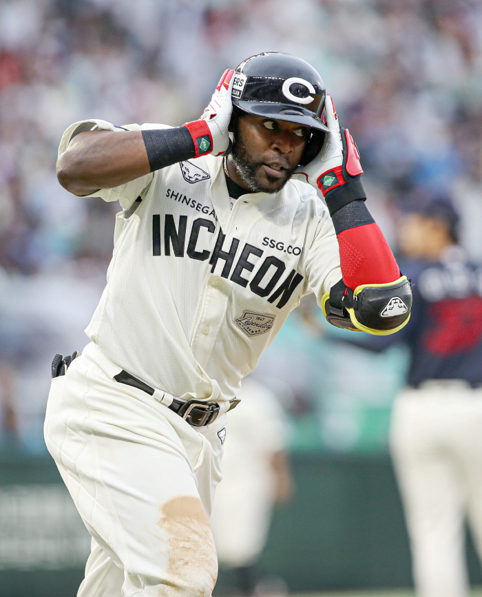 I felt sorry for him. Injury gap on the 52nd → First home run since returning! The truth conveyed by the batting king and foreigners 