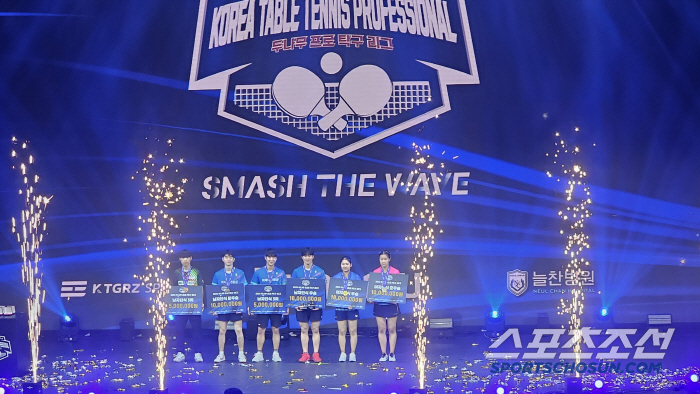 I saw the future of table tennis for the first time in a competition like this, which sold out all the games and the fireworks of table tennis gods. 