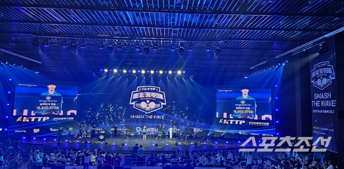 I saw the future of table tennis for the first time in a competition like this, which sold out all the games and the fireworks of table tennis gods. 