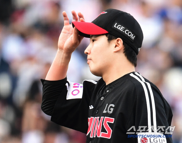 I won Ponce. Two hits in the first inning → No hit until the sixth inning. He scored six scoreless innings with a 141km fastball. 5 billion FA  proved another big game pitcher who kept the top spot in the 0.5G car