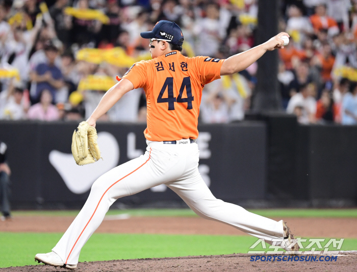 Nam Woo-joo, who finally regained his form, pitched the first two scoreless innings of this season! His ERA dropped to the three-point range