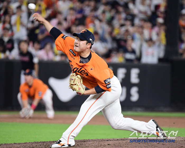 Nam Woo-joo, who finally regained his form, pitched the first two scoreless innings of this season! His ERA dropped to the three-point range