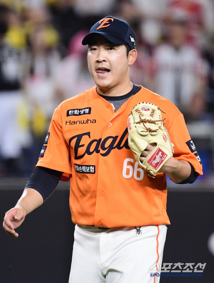 Nam Woo-joo, who finally regained his form, pitched the first two scoreless innings of this season! His ERA dropped to the three-point range