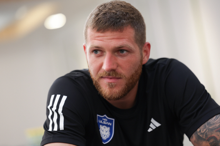  The reason why the relationship is 191cm strong Trojac and Seol Young-woo 66 times...The opportunity to score in 90 minutes is on the way. Three-back center, club World Cup debut