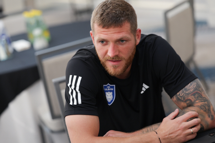  The reason why the relationship is 191cm strong Trojac and Seol Young-woo 66 times...The opportunity to score in 90 minutes is on the way. Three-back center, club World Cup debut