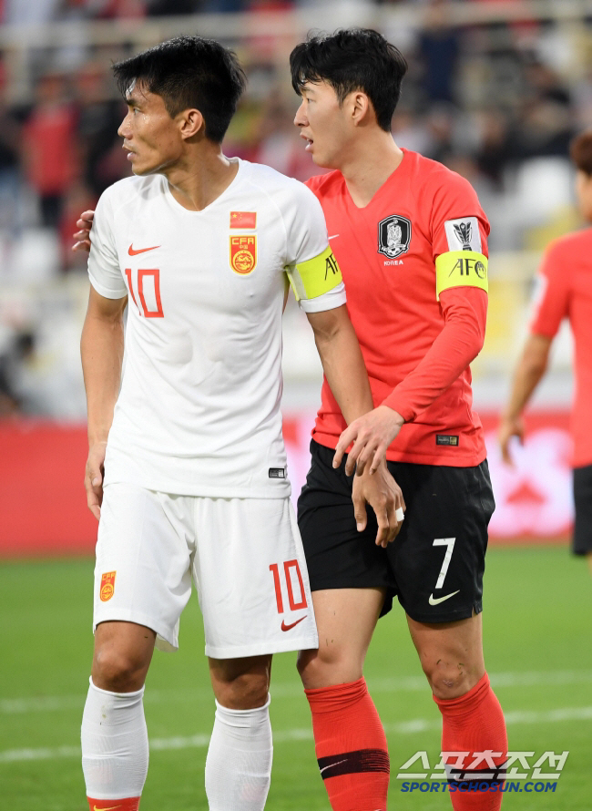 One is in jail The reason for Chinese football failure is the absence of defensive MF, who uses 442 diamonds these days?