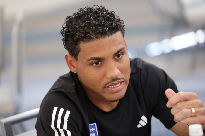  Eric, who is now an Ulsan man, not a Brazilian, the truth of an Uber driver's first daughter at 6 months old, had nowhere to run away...Club World Cup Challenges New K-League History