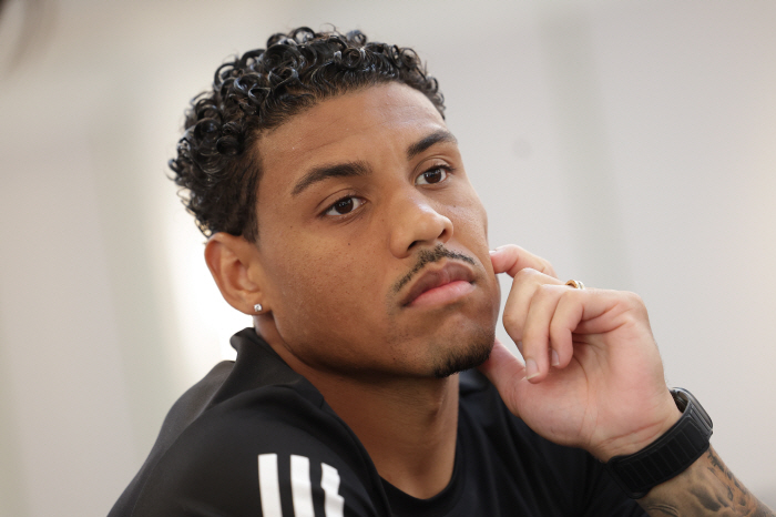  Eric, who is now an Ulsan man, not a Brazilian, the truth of an Uber driver's first daughter at 6 months old, had nowhere to run away...Club World Cup Challenges New K-League History