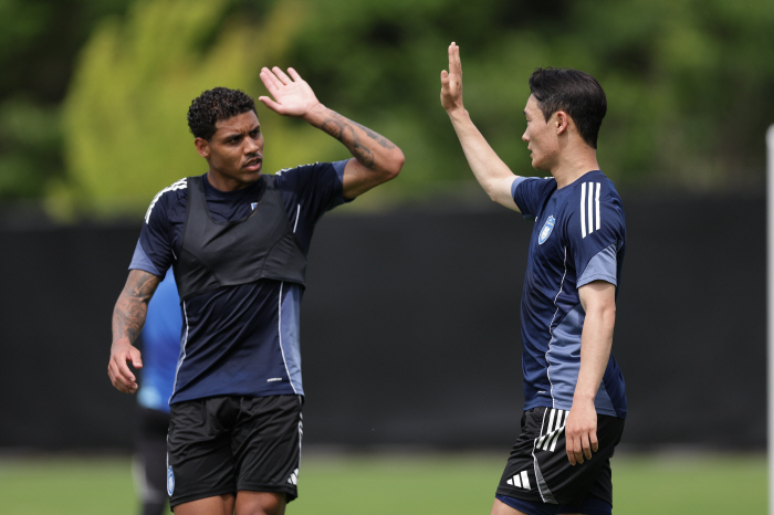  Eric, who is now an Ulsan man, not a Brazilian, the truth of an Uber driver's first daughter at 6 months old, had nowhere to run away...Club World Cup Challenges New K-League History