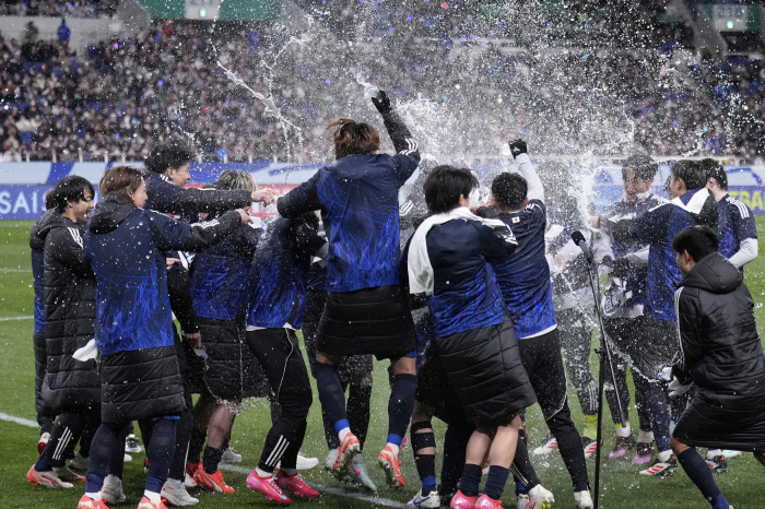 I don't care about Korea. The coach's crazy confidence, winning the World Cup? a fully feasible goal