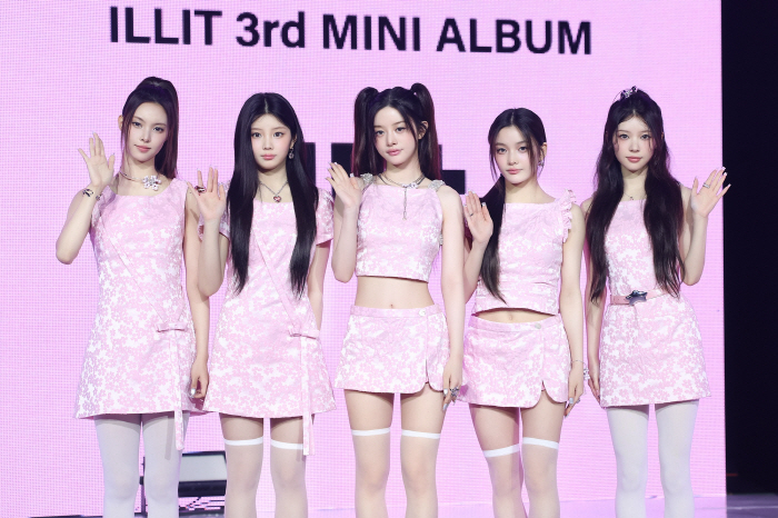 ILLIT I can't believe we already have 3 albums.More upgrades from the existing look