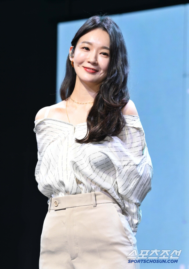 Kang Min-kyung's vocal cords won't come back..What do I do with the performance? Confessing to fight acute bronchitis