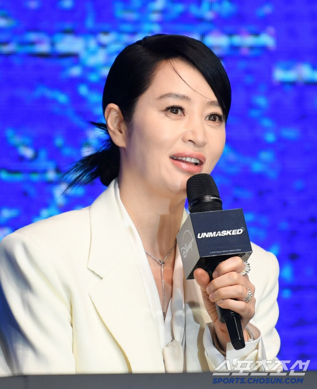 Kim Hye-soo buys 8 billion Hannam-dong luxury villa in full cash ♥ Min Hyo-rin and her neighbor's cousin