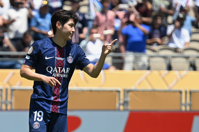 Lee Kang-in, the first PK score to join PSG, has a new history...Reconnaissance Club World Cup Korea's No. 1 Scoring