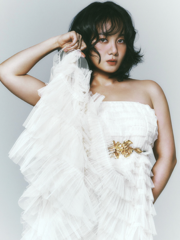 Park Narae Unveils Stunning New Profile Photos, Showcasing Transformation and Charisma