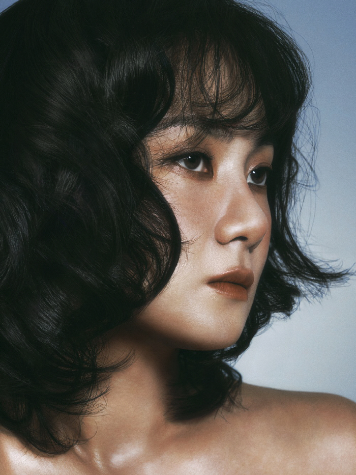Park Narae Unveils Stunning New Profile Photos, Showcasing Transformation and Charisma