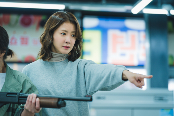 'Salon de Holmes' Lee Si-young said, 'Thank you for being able to show you a bright and fun side of me.'