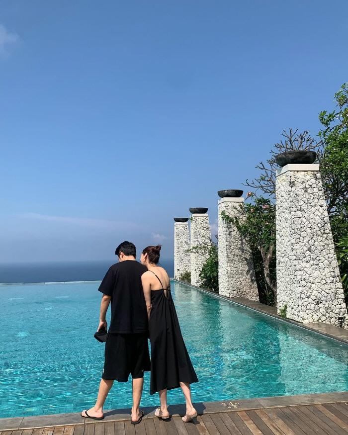  Did you go on your honeymoon again..Cha Ye-ryeon ♥ Joo Sang-wook, a close-knit couple hugging each other in Bali