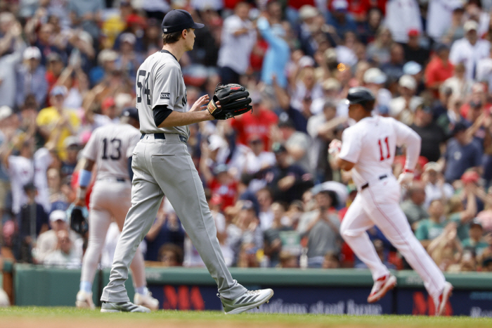 Shocked Clubhouse, But SF Joins Up With Zheng Huadames Chapman, Upgrades Offensive