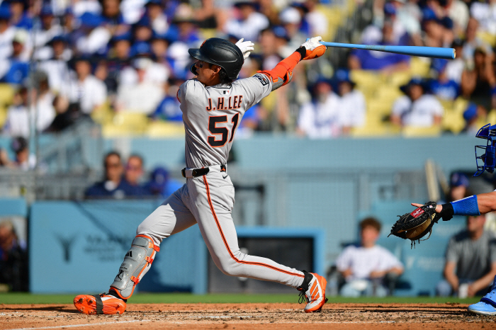 Shocked Clubhouse, But SF Joins Up With Zheng Huadames Chapman, Upgrades Offensive