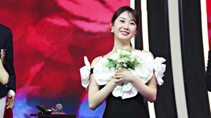 Star love, everyone, I'm getting married...They set me for September 20th Surprise announcement (Korea-Japan Top 10 Show)