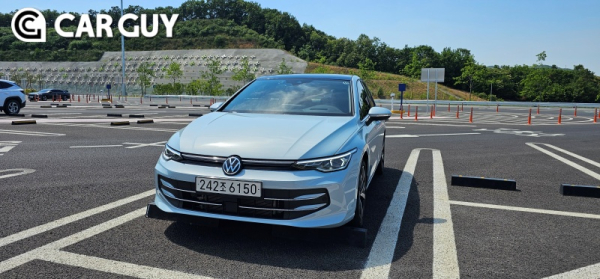 Enthusiastic ride! Complete 8.5th Generation Golf TDI..It's better than A3