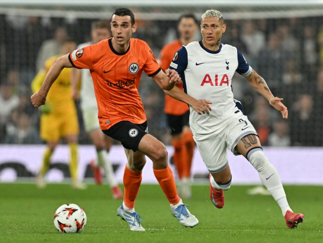 Tottenham fans outraged, call for £60m star break-up Frank, stop selling him