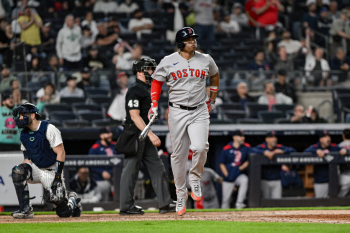 Winnow SF! A total of 214 home runs, 428.7 billion big guns, and 3rd baseman, Lee Jung-hoo and Bob Boston, one player, gave up two trade starters
