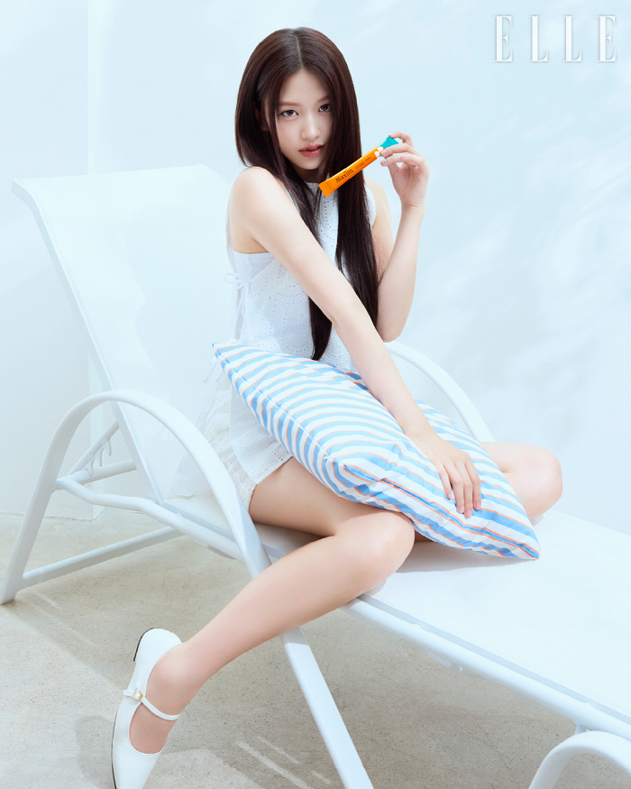 An Yujin Radiates Refreshing Charm in Elle Korea Pictorial