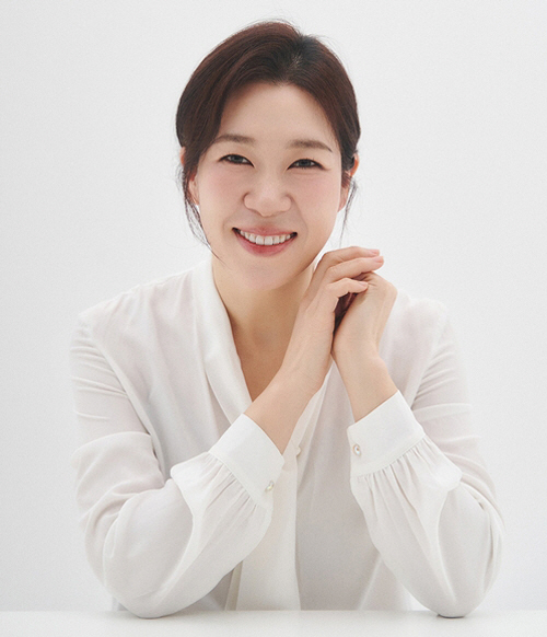 Yeom Hye-ran was the owner of the Hyungmin Building in Seocho-dong..'Even a scholarship foundation is owned.'