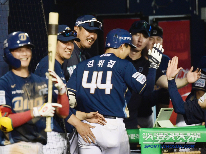 Ace's shocking headshot exit in the 2nd inning → Sudden bullpen day → No. 1 in multiple wins in the 8th place team. NC reaches 30 wins. 1.5G cars with LG and Hanwha for the second consecutive time