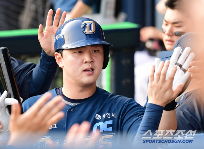 Ace's shocking headshot exit in the 2nd inning → Sudden bullpen day → No. 1 in multiple wins in the 8th place team. NC reaches 30 wins. 1.5G cars with LG and Hanwha for the second consecutive time