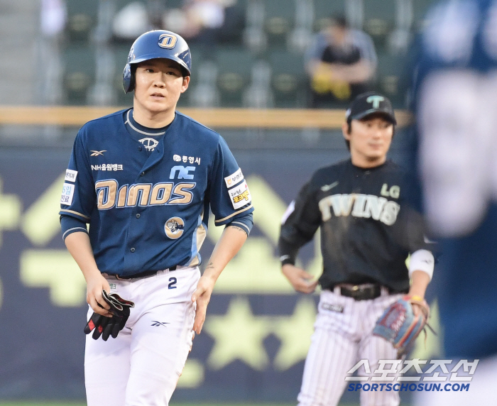 Ace's shocking headshot exit in the 2nd inning → Sudden bullpen day → No. 1 in multiple wins in the 8th place team. NC reaches 30 wins. 1.5G cars with LG and Hanwha for the second consecutive time