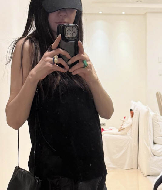 Bukkeu Ko Hyun-jung, one picture that exploded in the comments section, the hipest casual daily life among 54 years olds