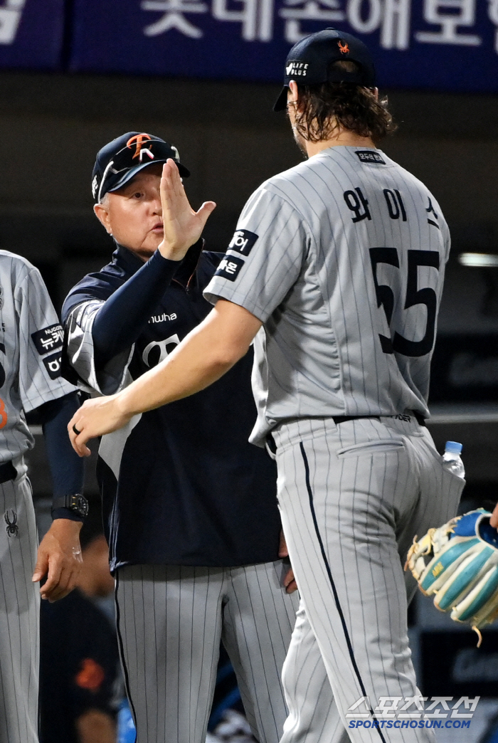 Daejeon Jesus, who suffered from the failure to complete the shutout, why couldn't he take the mound again when there were only 90 in the 8th inning? 
