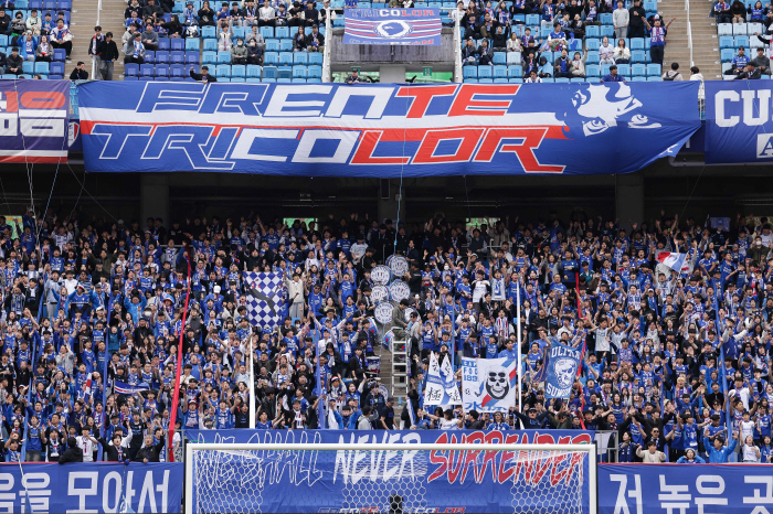 Full Stadium Suwon Fan Friendly E-Land announces the results of the selection of Hana Bank's K League 2 2025 1st Club Award