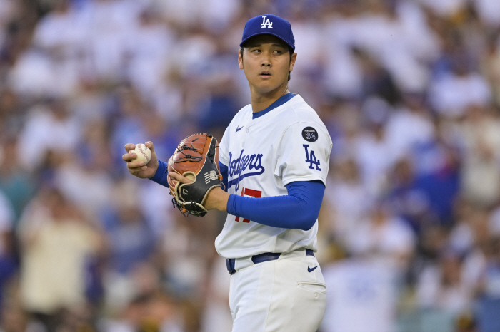 I saw Roberts as a fan. Coach Roberts will take the mound once a week, impressed by the returning pitching genius Next, 2 innings against Washington